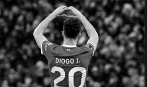 梅西晒黑白照悼念若塔：愿他安息