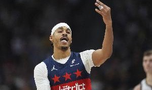 开云体育下载-队史单赛季三分最多！普尔上半场10投5中&amp;3记三分砍下19+3+3